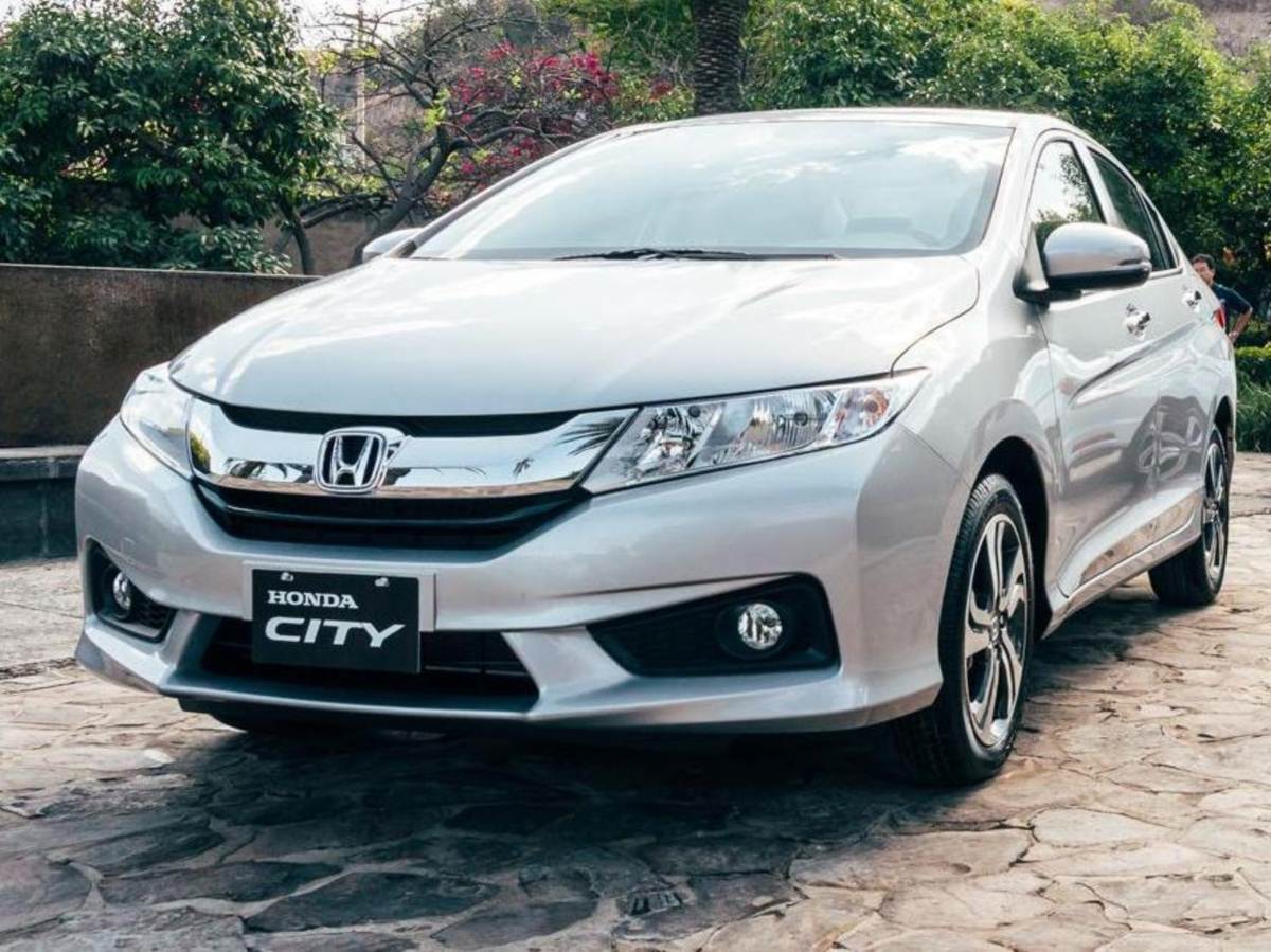 Delhi airport car rental with driver